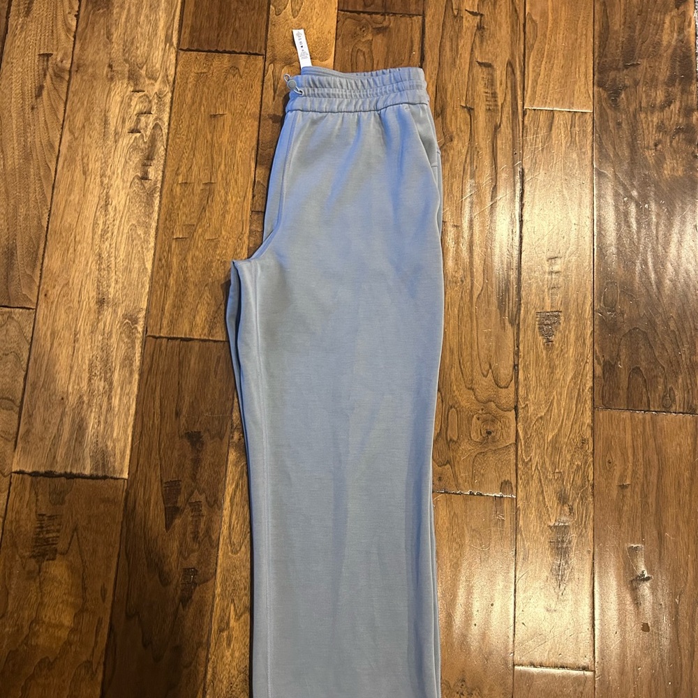 Lululemon Softstreme cropped pants